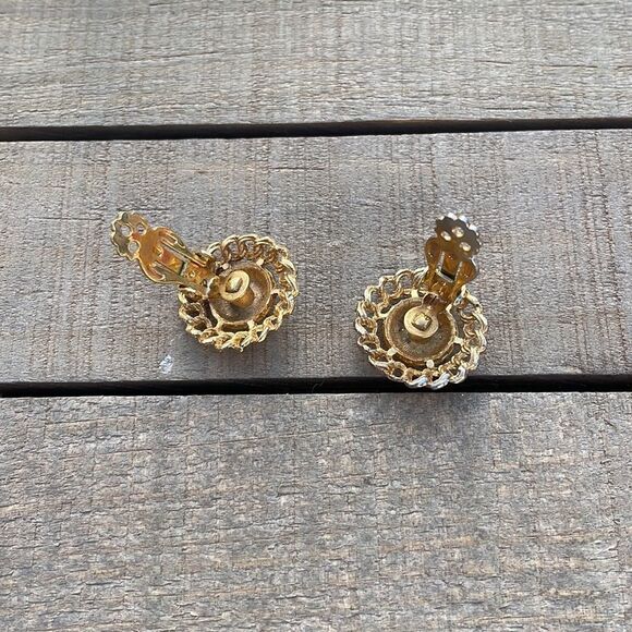 Gold Chain Button Clip on Earrings - Picture 7 of 9